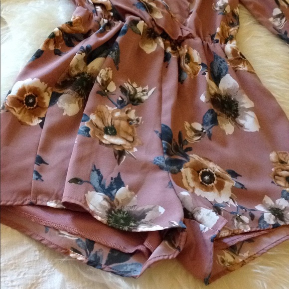 Mauve Floral Romper! - Picture 4 of 7